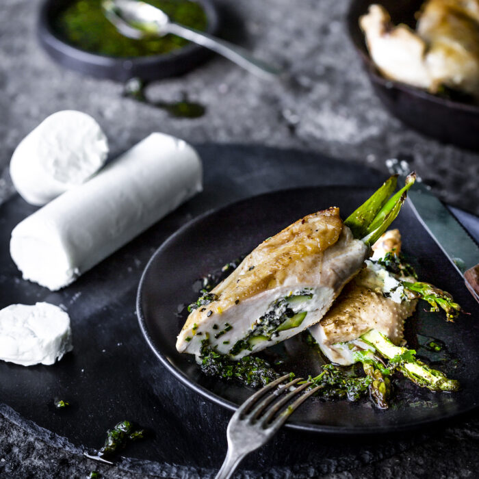 Gefüllte Hähnchenbrust mit frischer Ziegenkäserolle