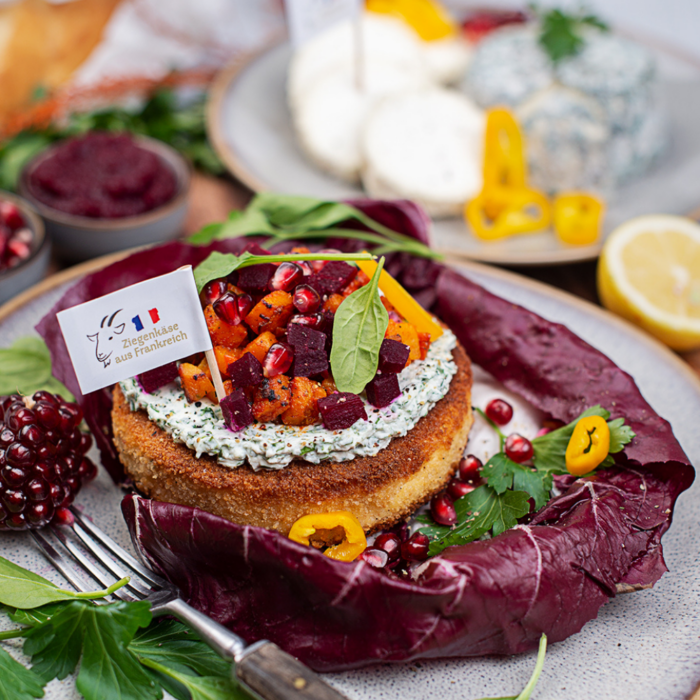 Gebackener Ziegenkäse mit Petersiliencreme & Wintergemüse und Ziegenkäse-Camembert