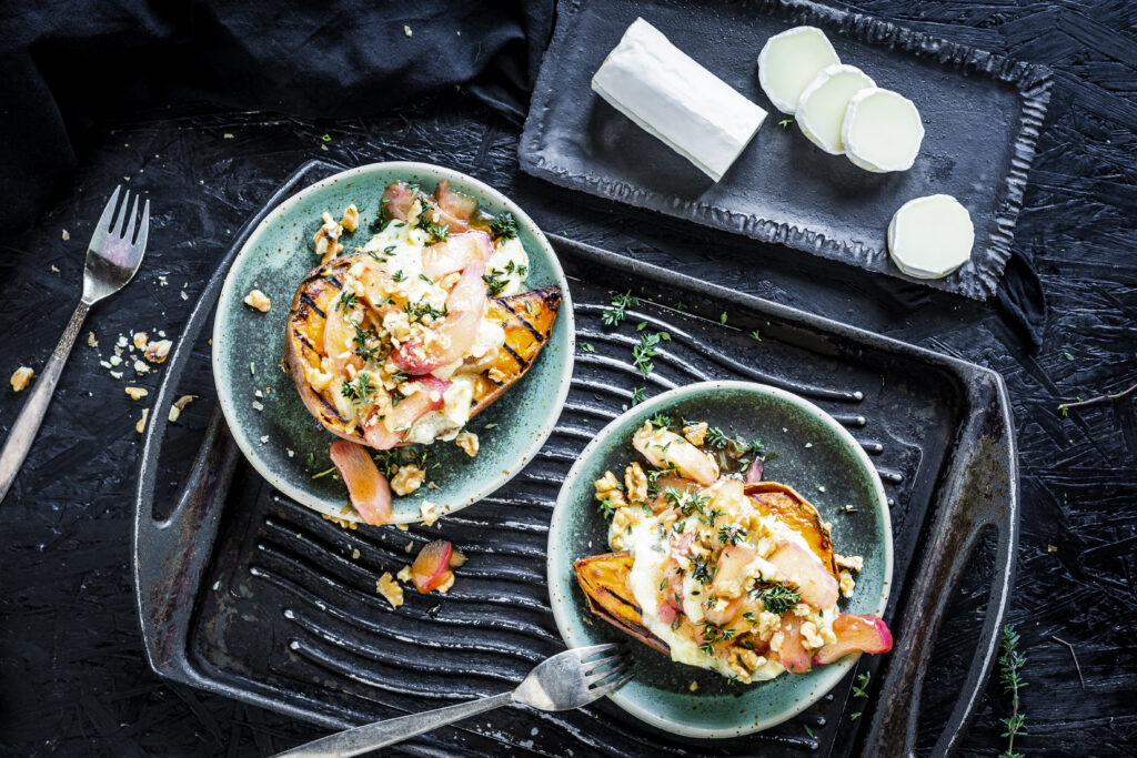 Serviervorschlag Grilled Sweet Potato mit Ziegenkäse-Honig-Creme