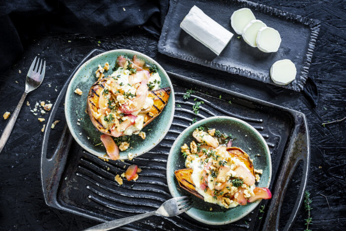 Serviervorschlag Grilled Sweet Potato mit Ziegenkäse-Honig-Creme