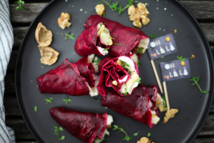 Rote-Bete-Crèpe mit Ziegenkäse-Camembert